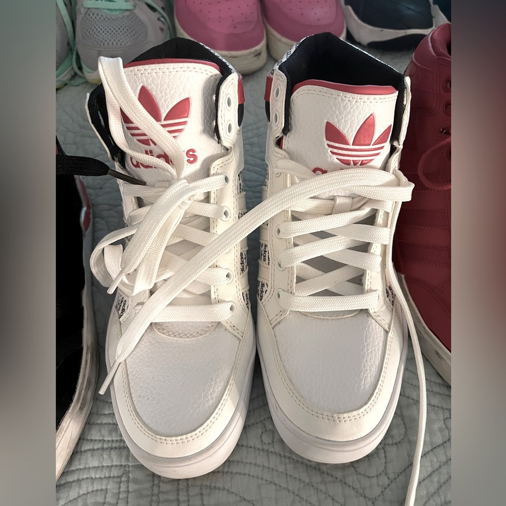 Adidas High Tops Size Big Kids 6 Women’s 7.5